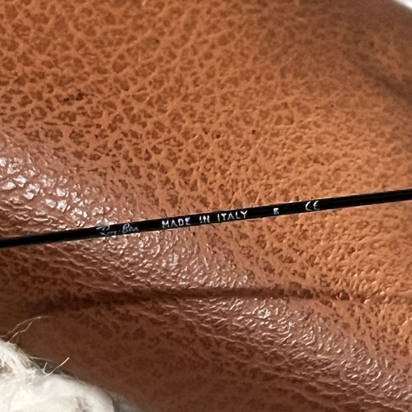 ‼️SOLD‼️Ray-Ban Black Aviator Sunglasses - Picture 8 of 14